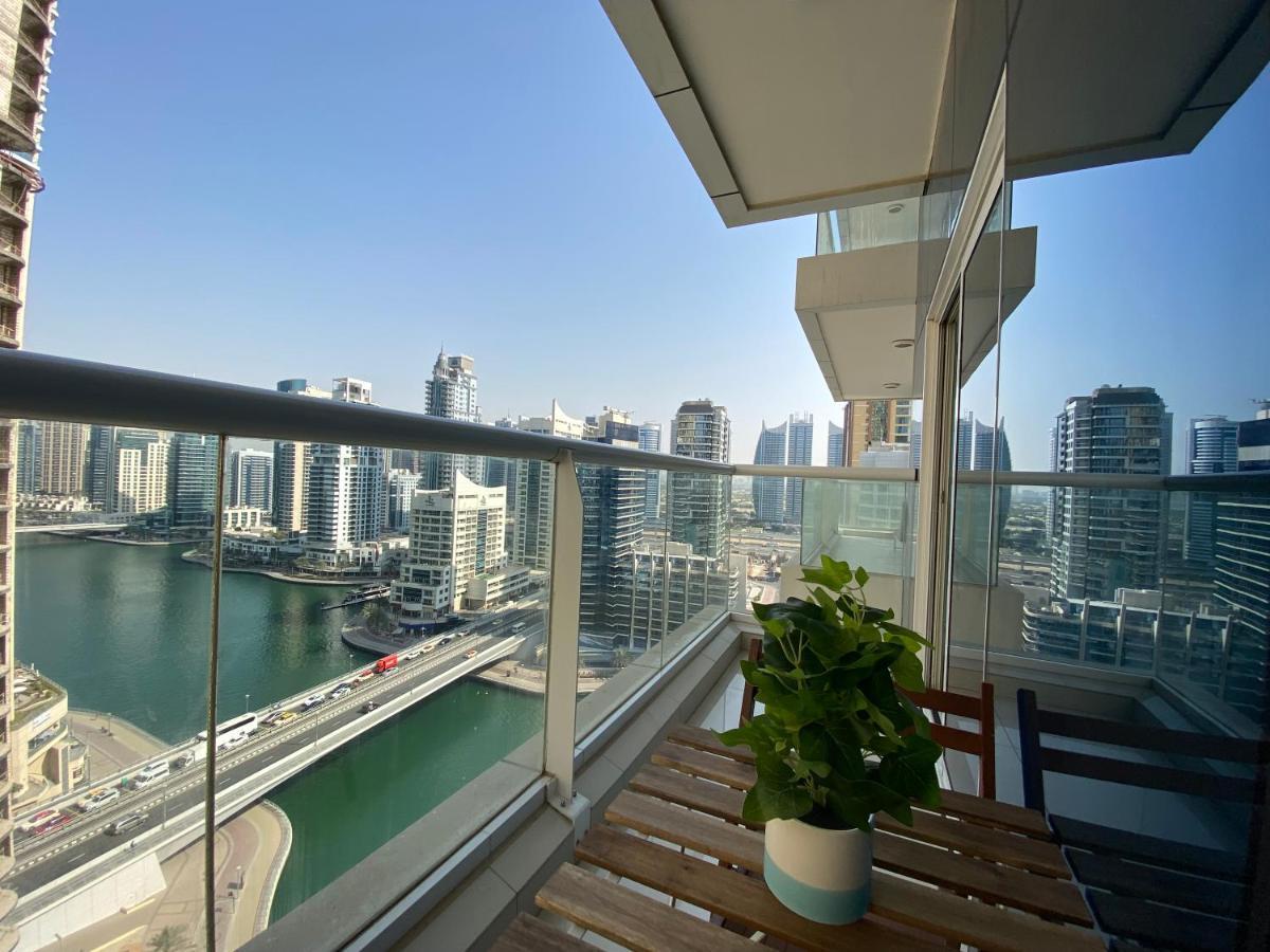 Walk To The Beach Or Enjoy The Amazing View From The Balcony Apartment ดูไบ ภายนอก รูปภาพ