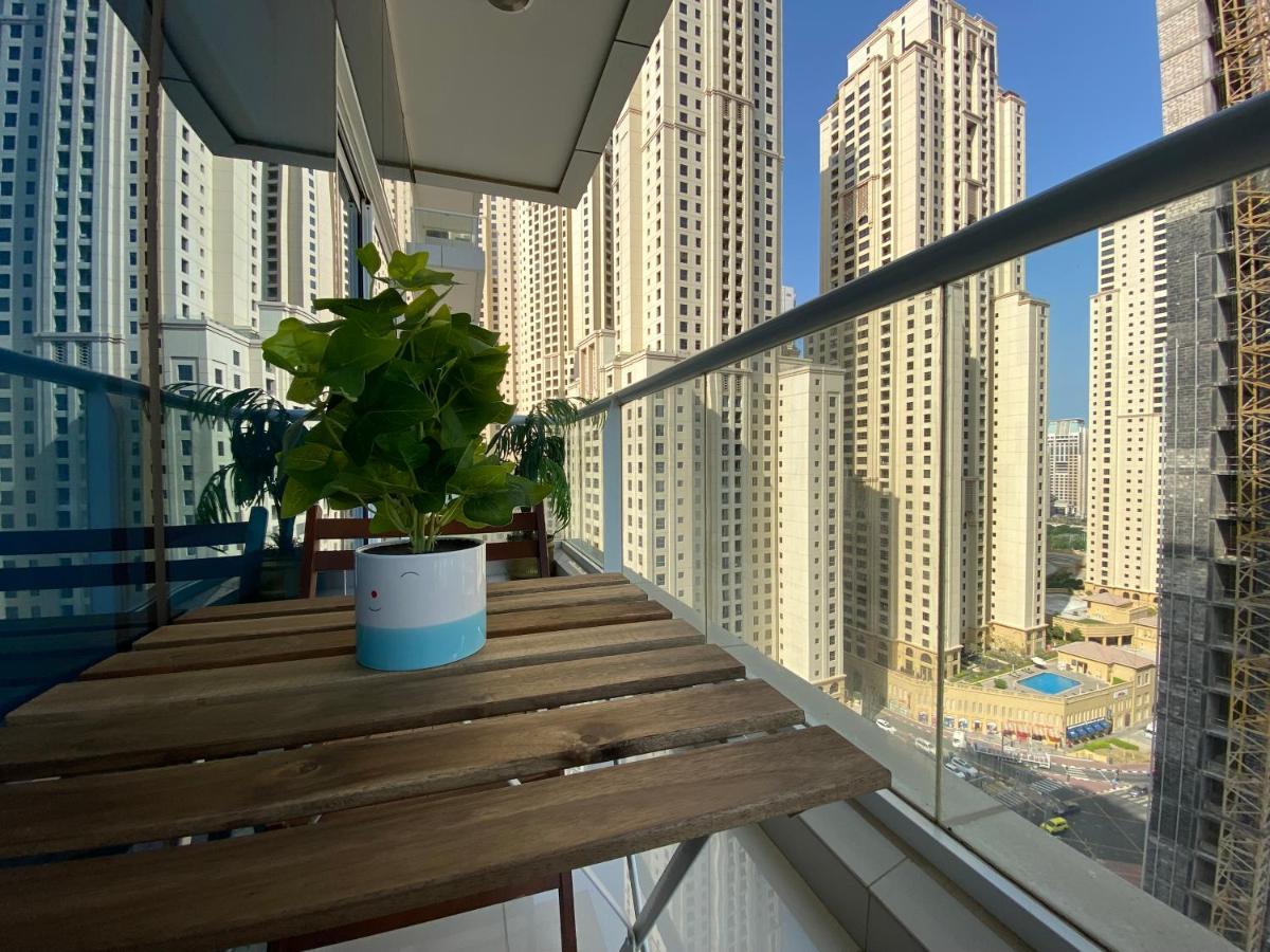 Walk To The Beach Or Enjoy The Amazing View From The Balcony Apartment ดูไบ ภายนอก รูปภาพ