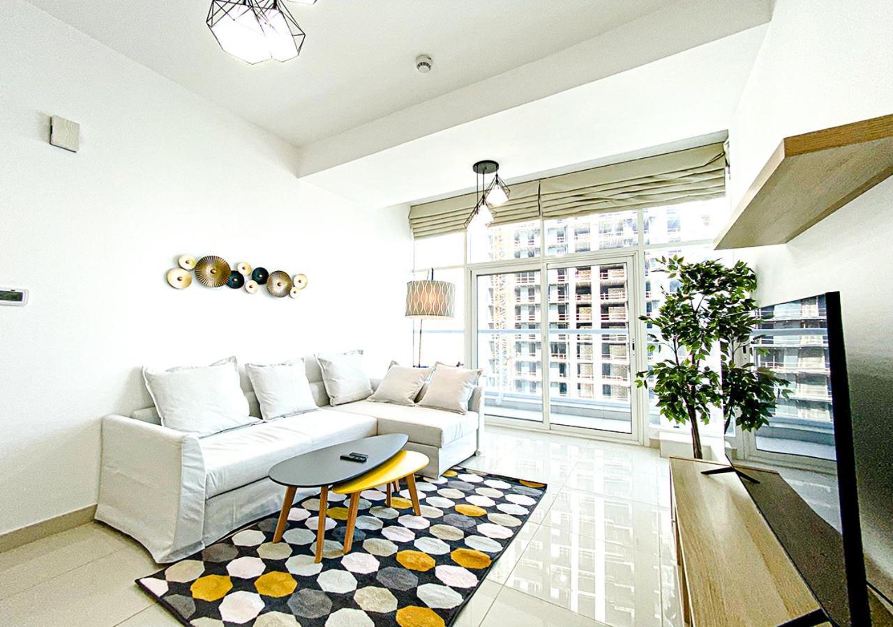 Walk To The Beach Or Enjoy The Amazing View From The Balcony Apartment ดูไบ ภายนอก รูปภาพ