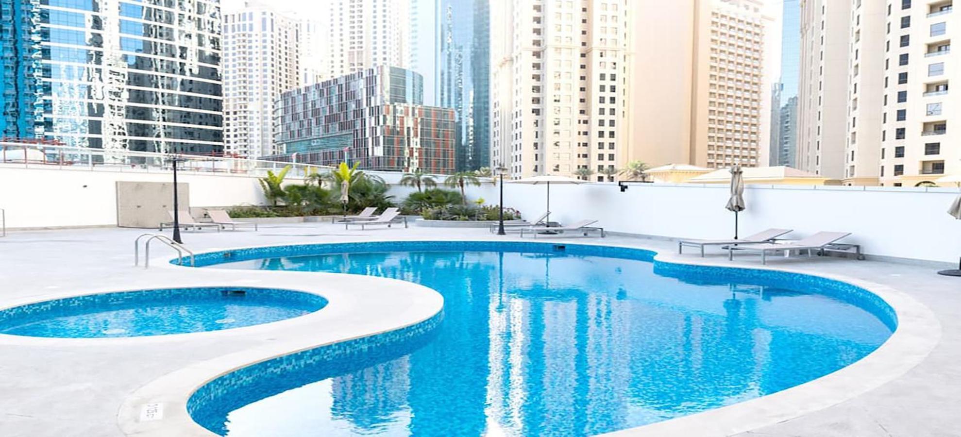 Walk To The Beach Or Enjoy The Amazing View From The Balcony Apartment ดูไบ ภายนอก รูปภาพ